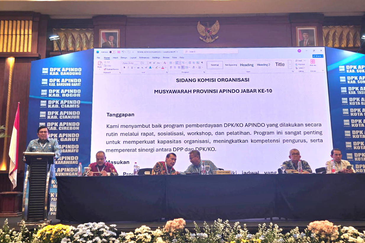 Menyampaikan Tanggapan dan masukan pada Sidang Bidang Program Umum Organisasi, Kabupaten Bogor sebagai Sekretaris dan Kota Bekasi Sebagai Ketua Pada Sidang komisi MUSPROV Ke-10 DPP APINDO Provinsi Jawa Barat.